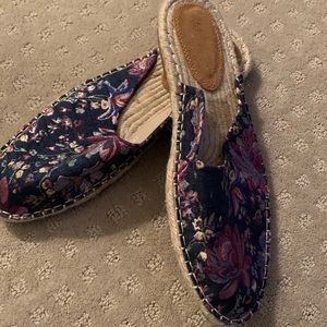 Floral mules